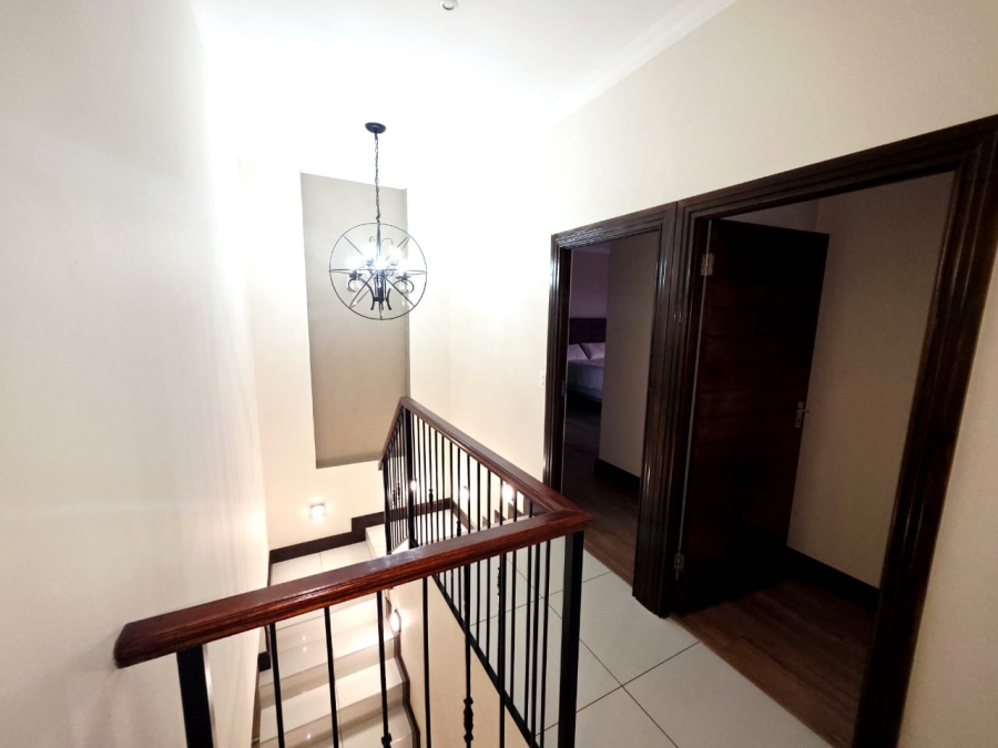 5 Bedroom Property for Sale in Sandown Western Cape